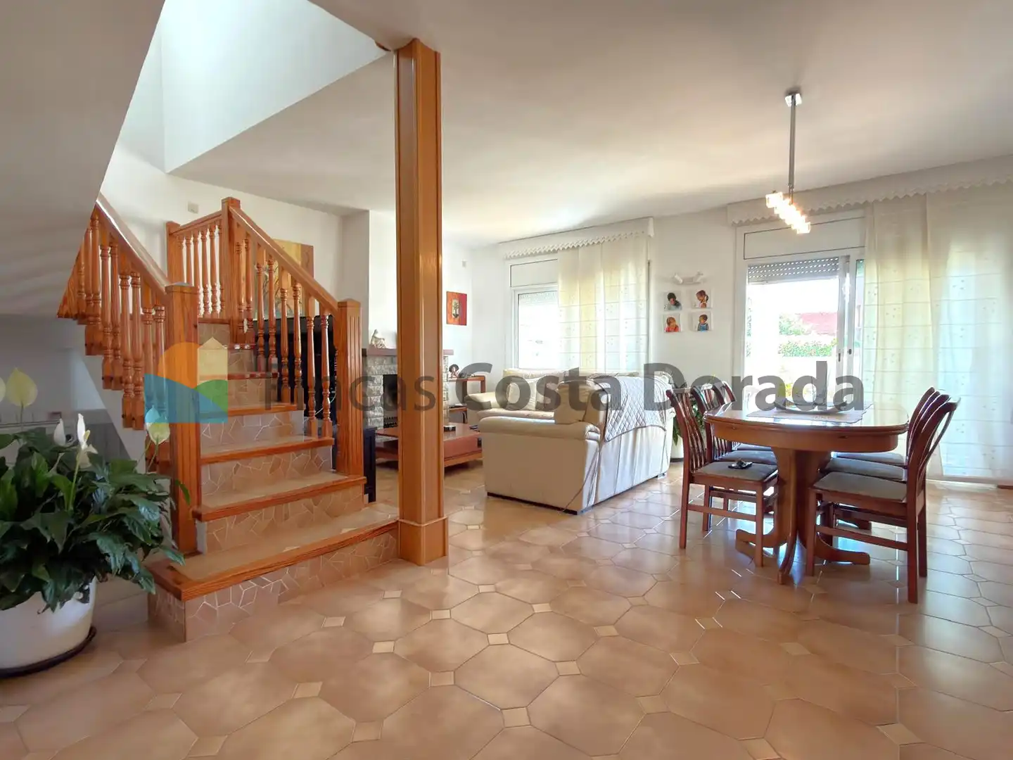 Living room of Houses for sale in Cubelles  with Air Conditioner, Private garden and Parquet flooring