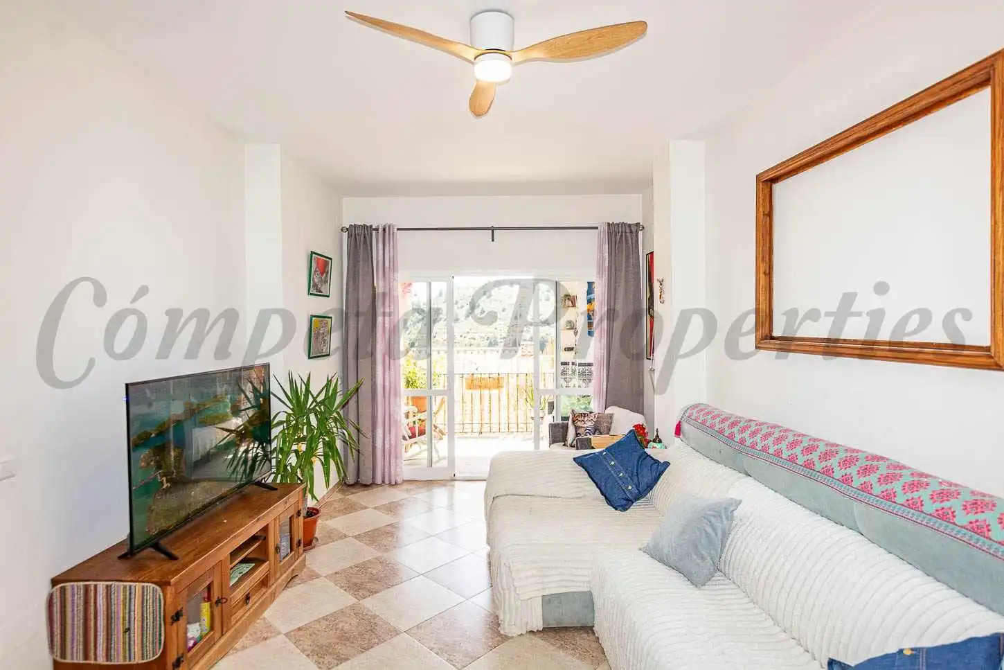 Apartament amb terrassa en venda a Frigiliana
