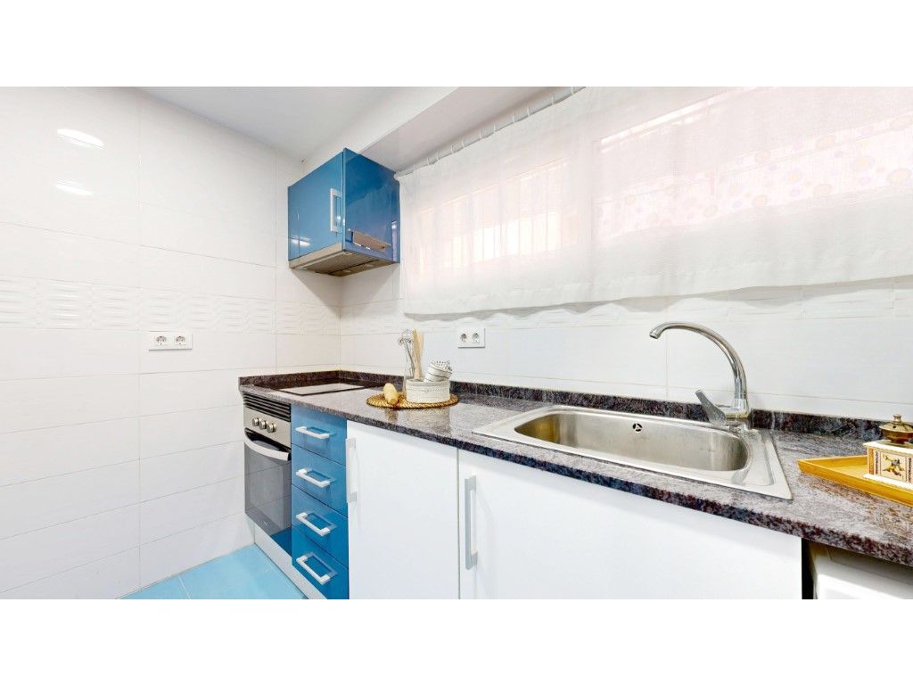 Cuina de Pis en venda en Torrent amb Moblat i Balcó