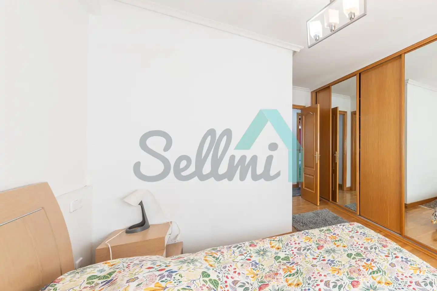 Bedroom of Flat for rent in Oviedo   with Heating, Parquet flooring and Furnished
