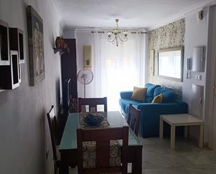 Sala d'estar de Apartament de lloguer en Fuengirola amb Aire condicionat, Moblat i Forn