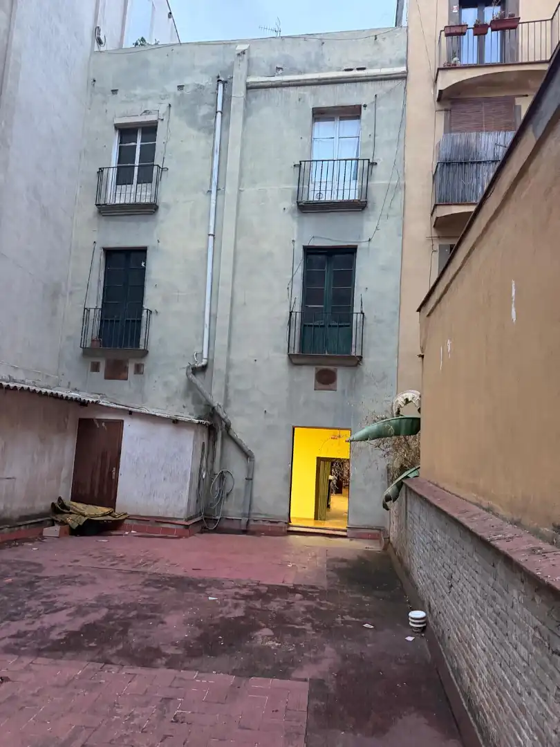 Vista exterior de Piso en venta en Barcelona con Terraza