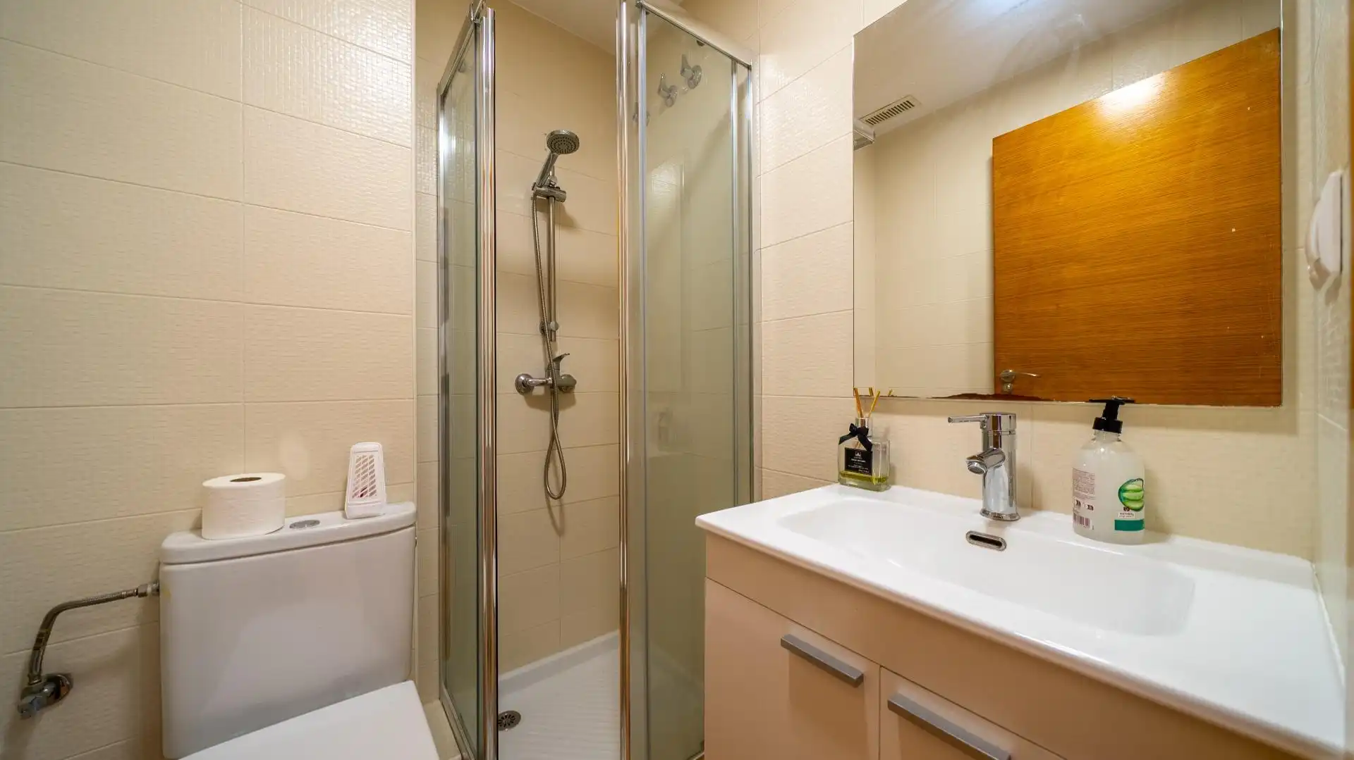 Baño de Apartamento en venta en Alicante / Alacant con Aire acondicionado, Calefacción y Amueblado