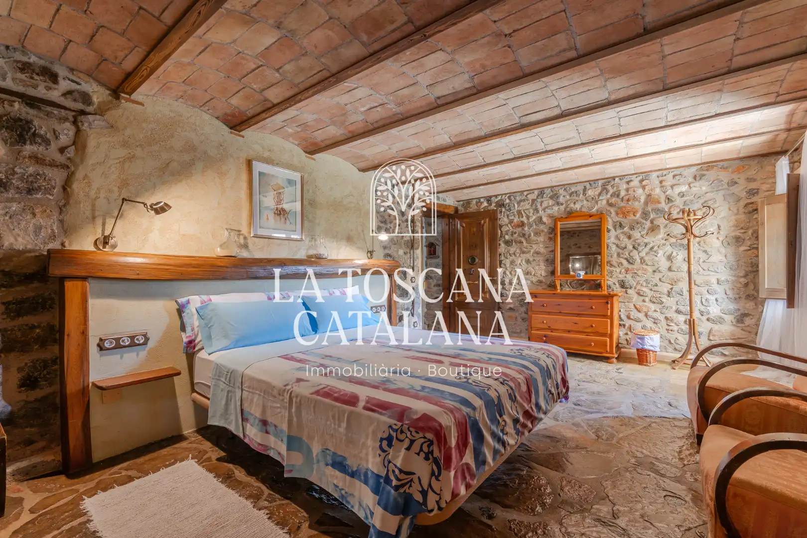 Habitación de Finca rústica en venta en Sales de Llierca con Aire acondicionado, Calefacción y Jardín privado