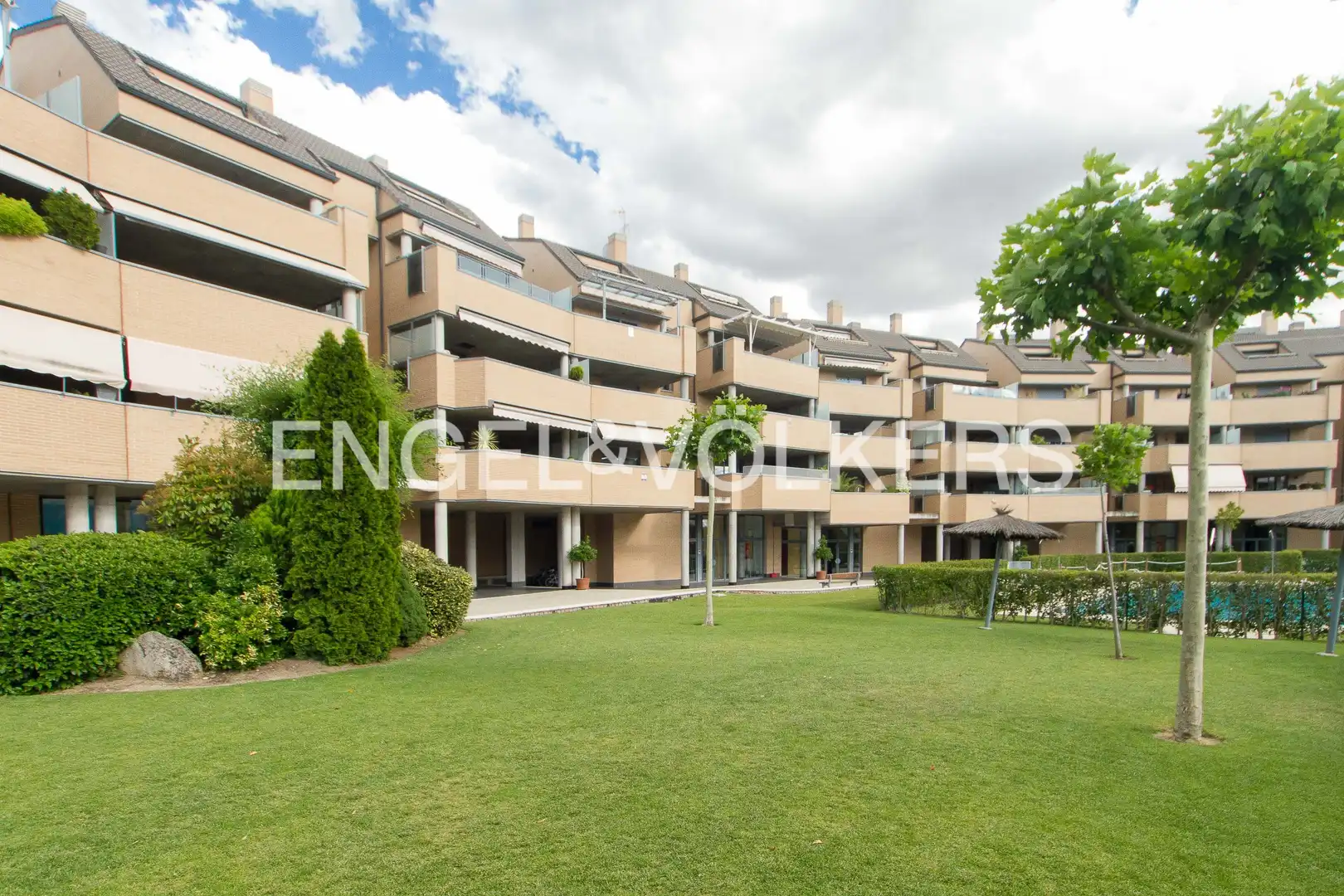 Exterior view of Attic for sale in Boadilla del Monte  with Air Conditioner, Heating and Terrace