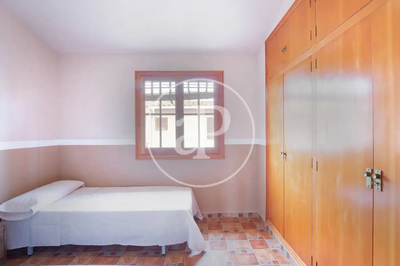 Habitación de Casa adosada en venta en Benicasim / Benicàssim con Aire acondicionado, Calefacción y Jardín privado