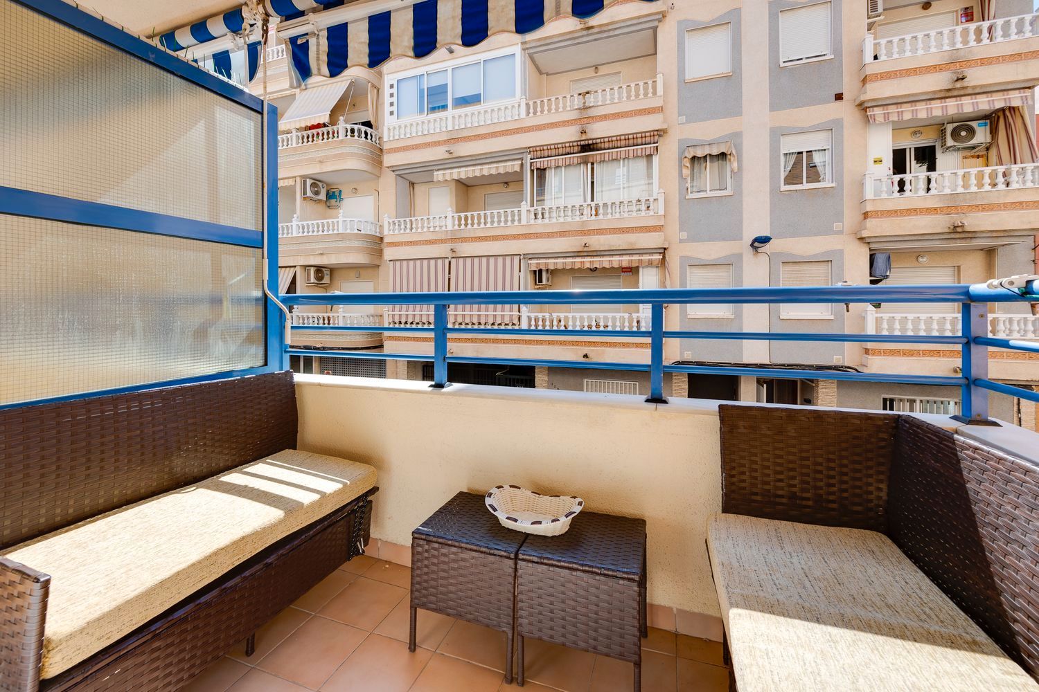 Terrassa de Pis en venda en Torrevieja amb Aire condicionat, Terrassa i Moblat