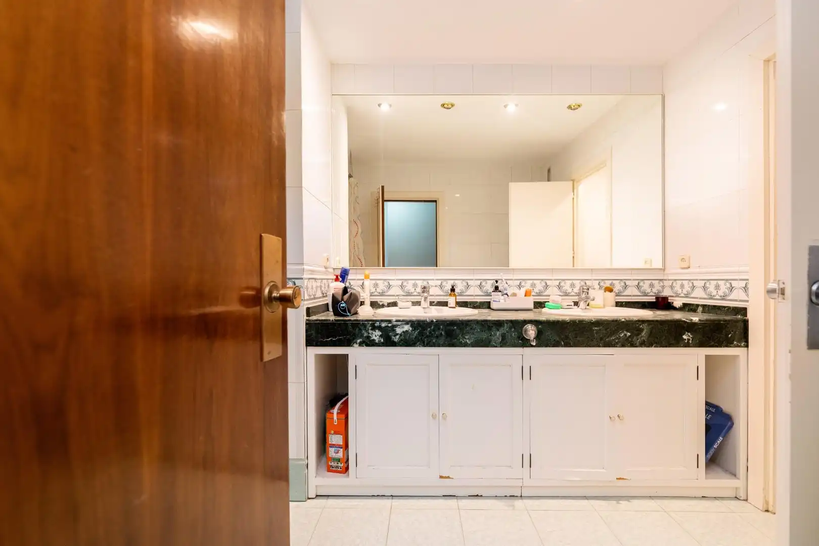 Badezimmer von Wohnungen zur Miete in Madrid mit Klimaanlage, Privatgarten und Terrasse
