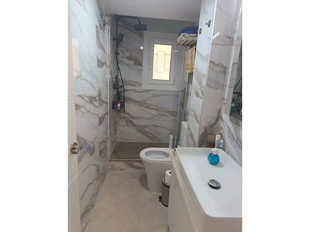 Badezimmer von Wohnung zum Verkauf in L'Hospitalet de Llobregat mit Heizung und Balkon