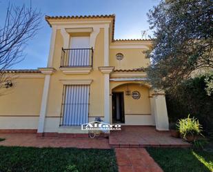 Vista exterior de Casa o xalet en venda en Almonte amb Jardí privat, Terrassa i Balcó