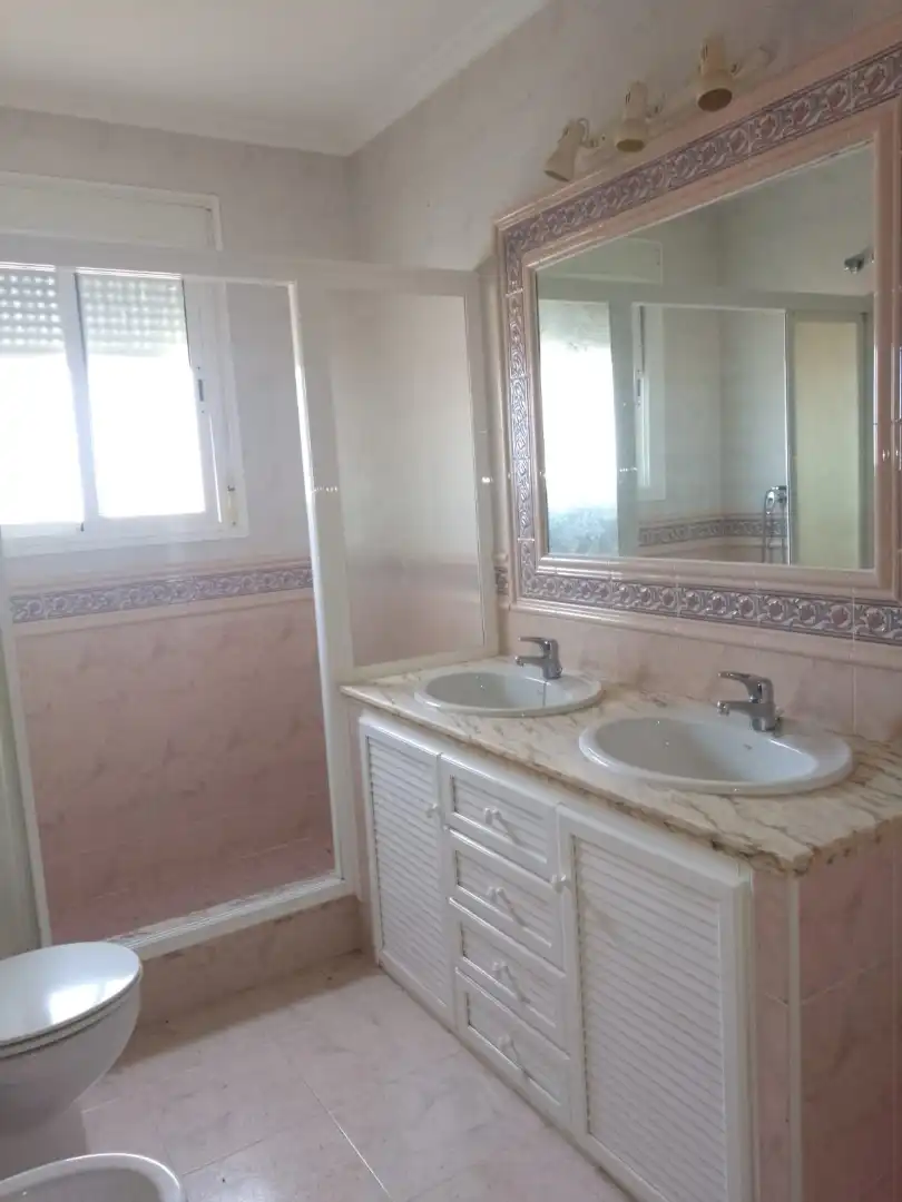 Baño de Casa o chalet en venta en Dos Hermanas con Jardín privado, Terraza y Balcón