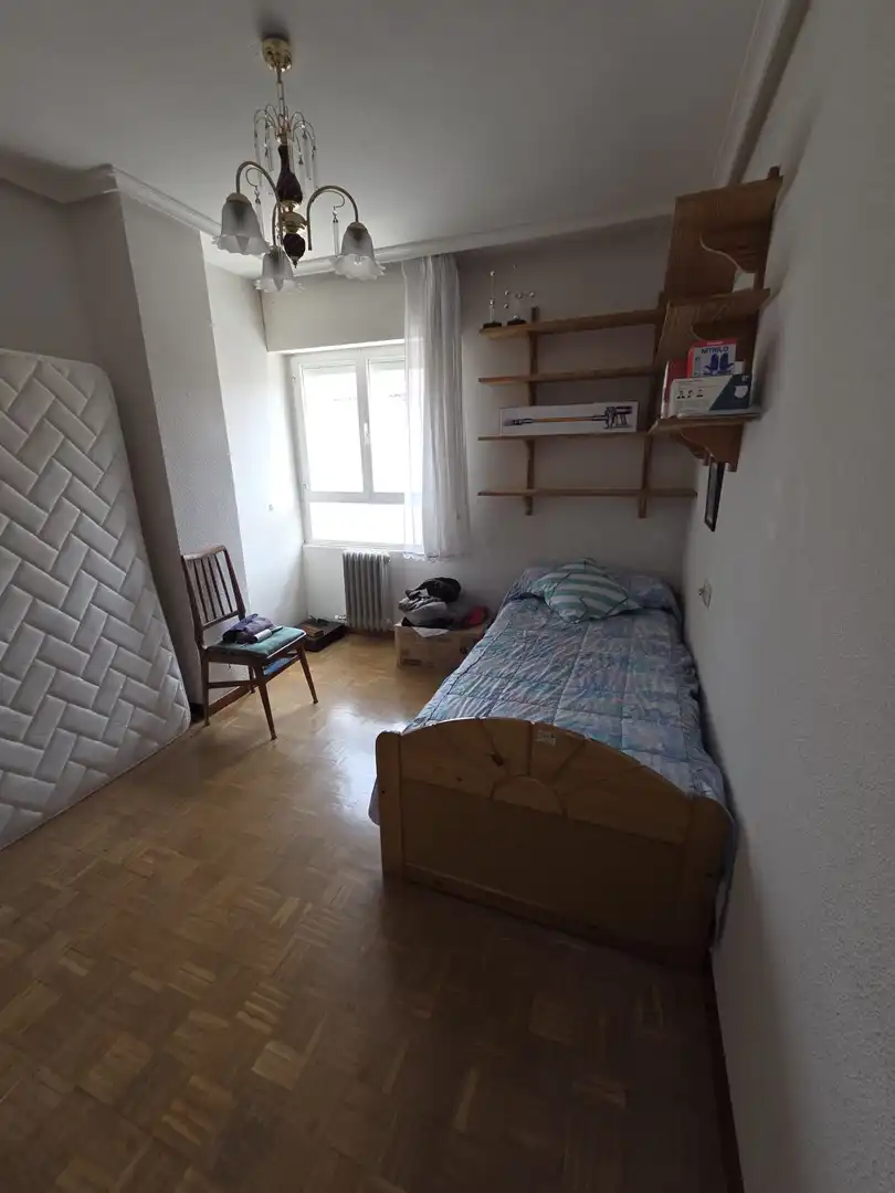 Bedroom of Flat for sale in Salamanca  with Heating, Parquet flooring and Balcony