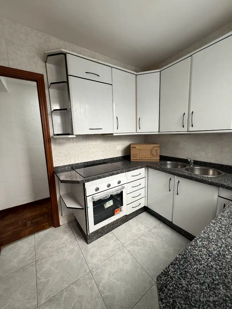 Cocina de Piso para compartir en Córdoba con Aire acondicionado, Calefacción y Amueblado