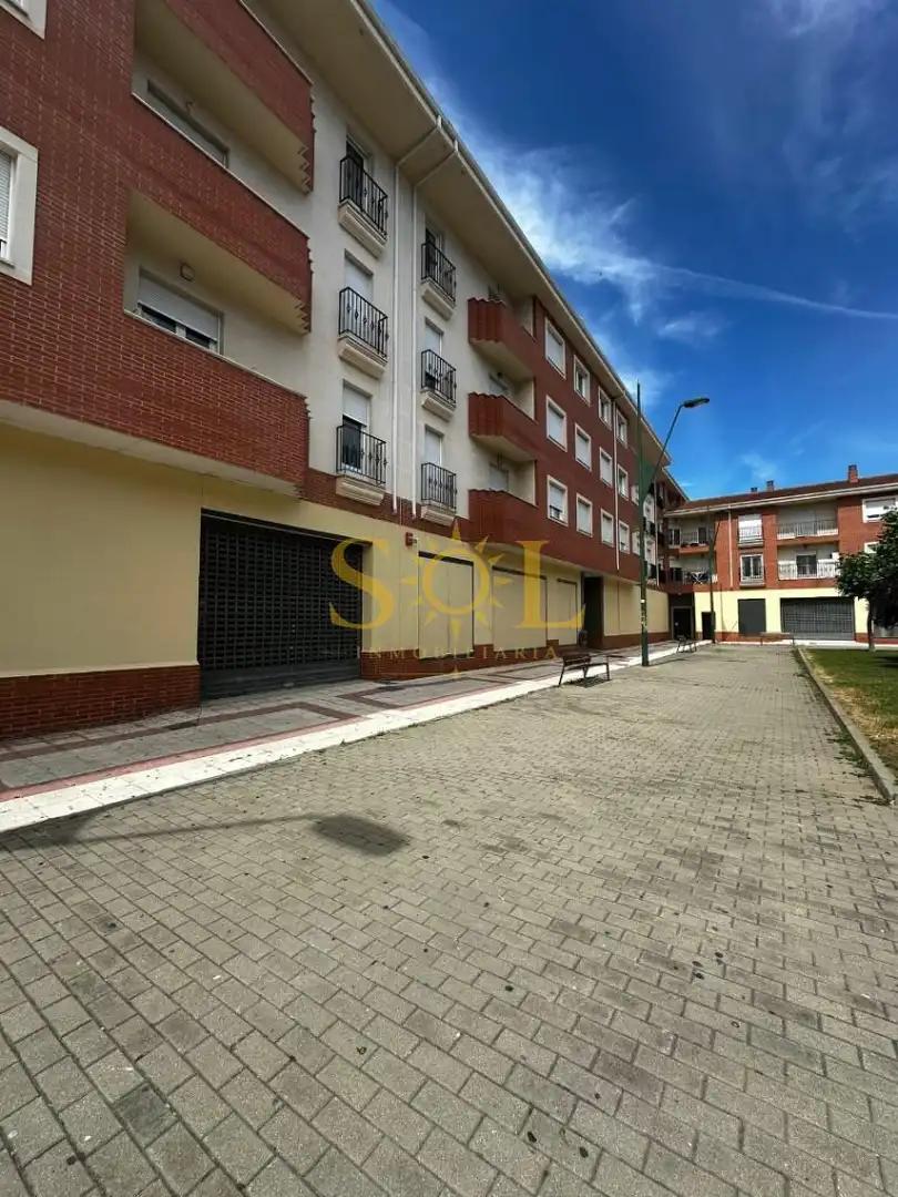 Local comercial en venda a Plaza la Huerta
