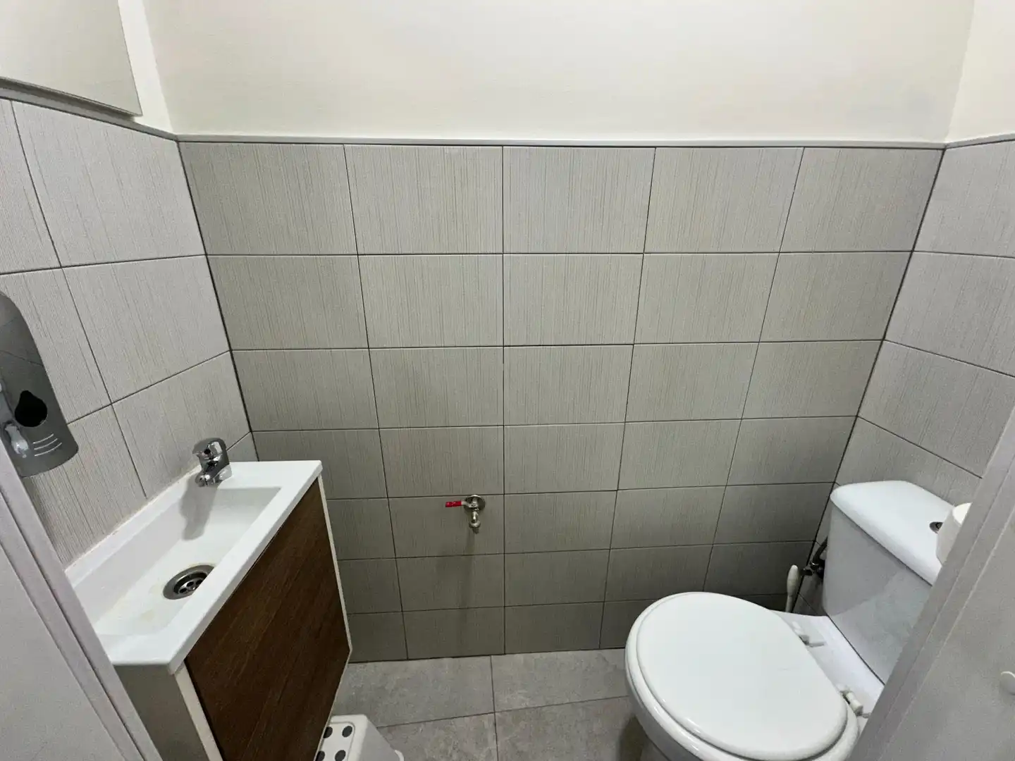 Badezimmer von Geschaftsraum zur Miete in Vélez-Málaga mit Klimaanlage