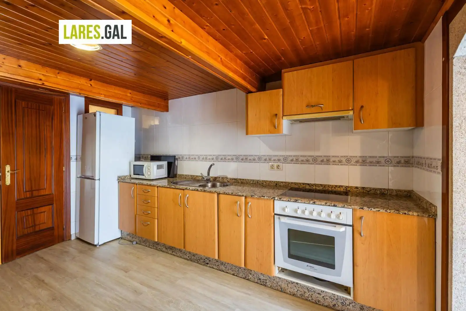 Kitchen of Houses for sale in Cangas   with Terrace