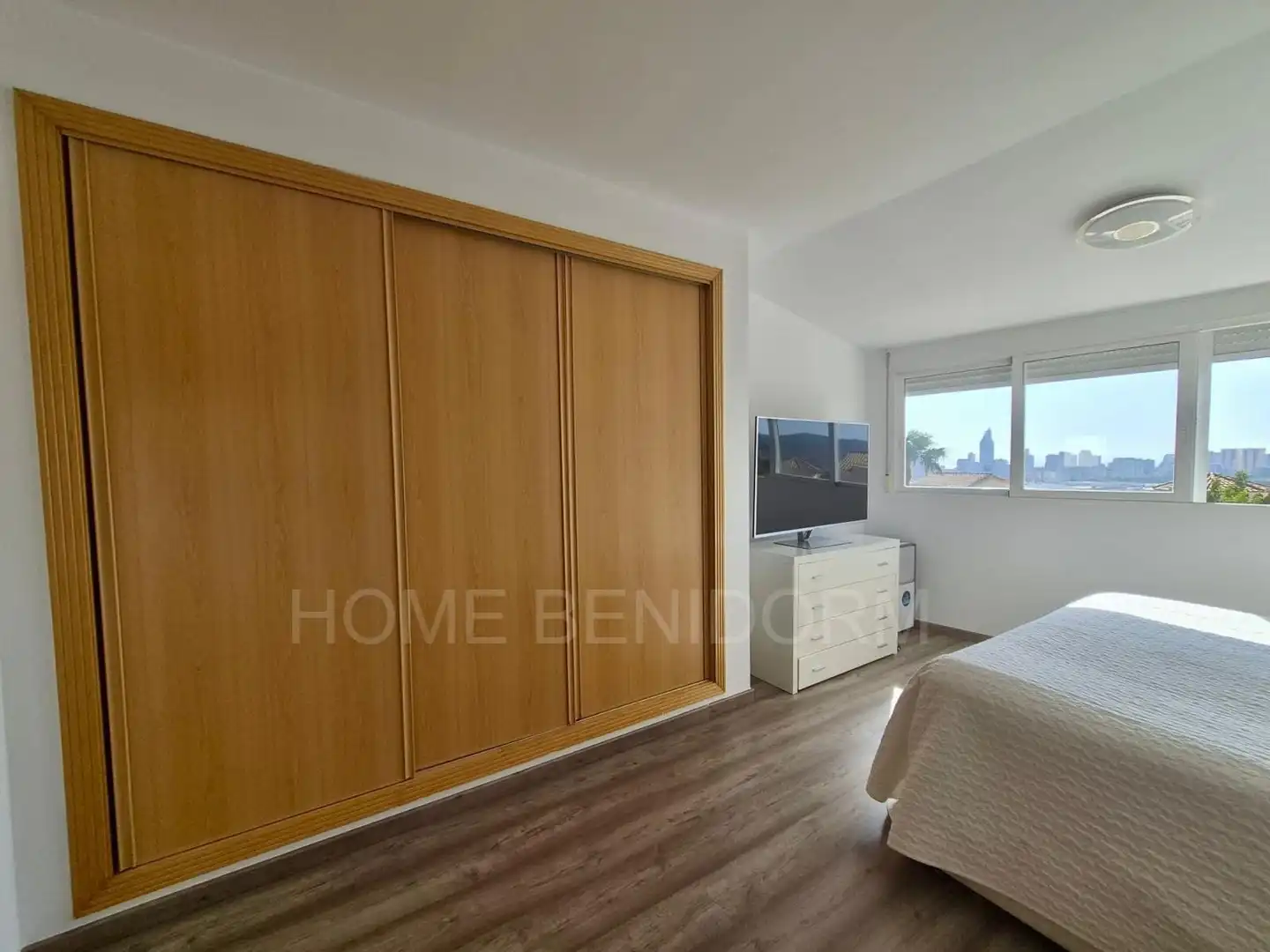 Habitación de Casa adosada en venta en Finestrat con Jardín privado y Piscina comunitaria