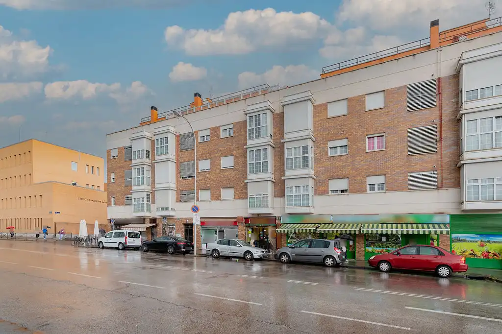 Flat with lift for sale in C/ Domingo Párraga, imagen 2
