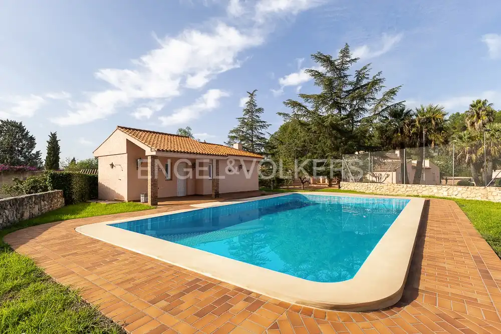 Piscina de Casa o xalet en venda en Ontinyent amb Calefacció, Jardí privat i Terrassa