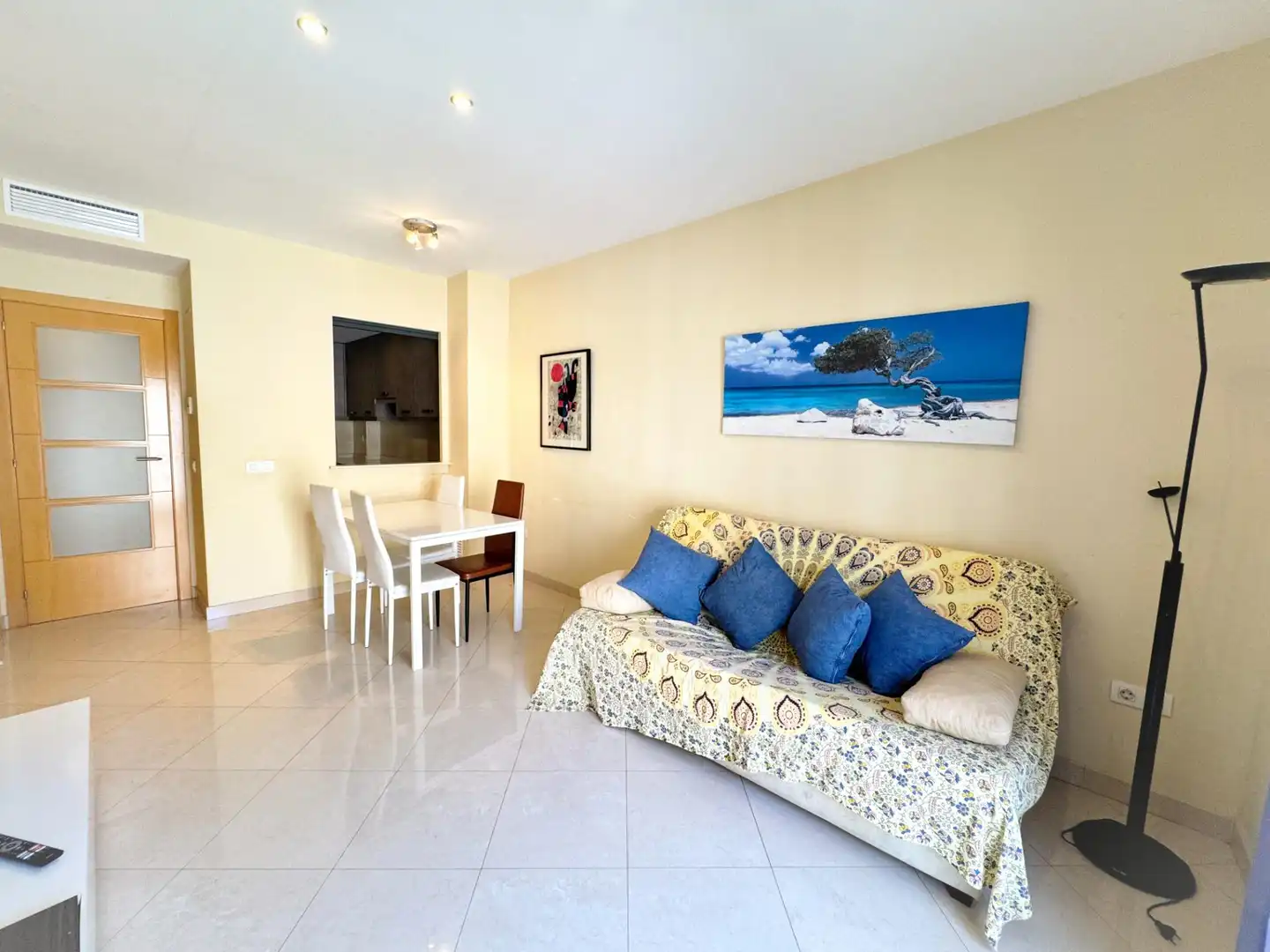 Wohnzimmer von Wohnung zum Verkauf in Sitges mit Klimaanlage, Heizung und Balkon