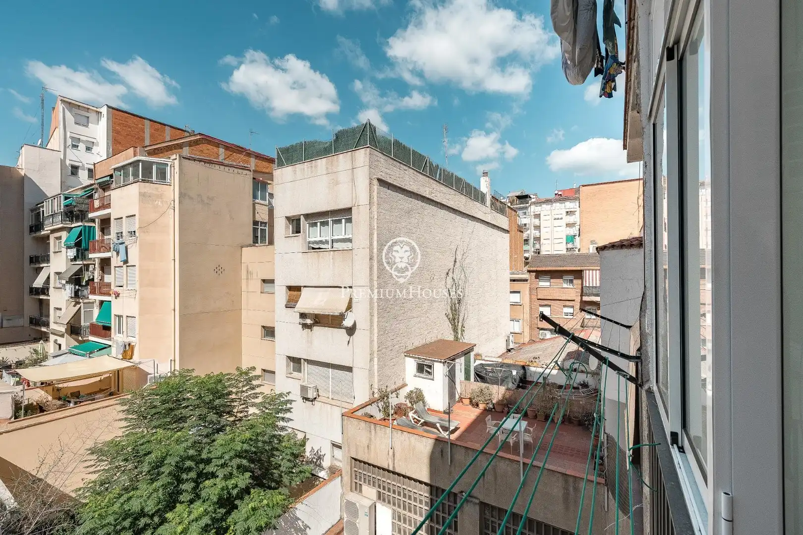 Außenansicht von Wohnungen zum Verkauf in Barcelona mit Klimaanlage, Heizung und Parkett