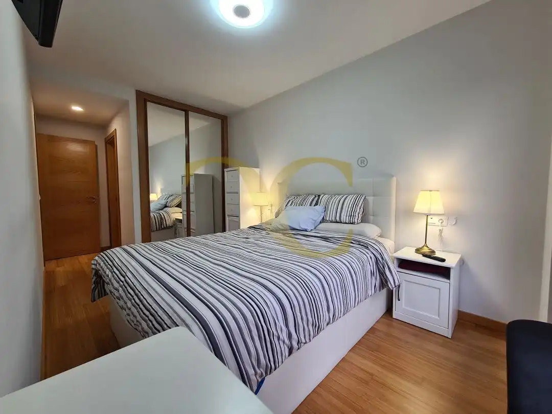 Schlafzimmer von Wohnung zum Verkauf in Oviedo  mit Heizung, Privatgarten und Terrasse