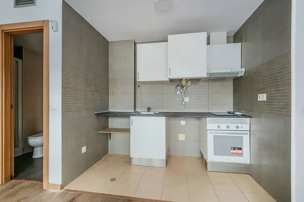 Kitchen of Flat for sale in Aranjuez  with Heating, Parquet flooring and Storage room