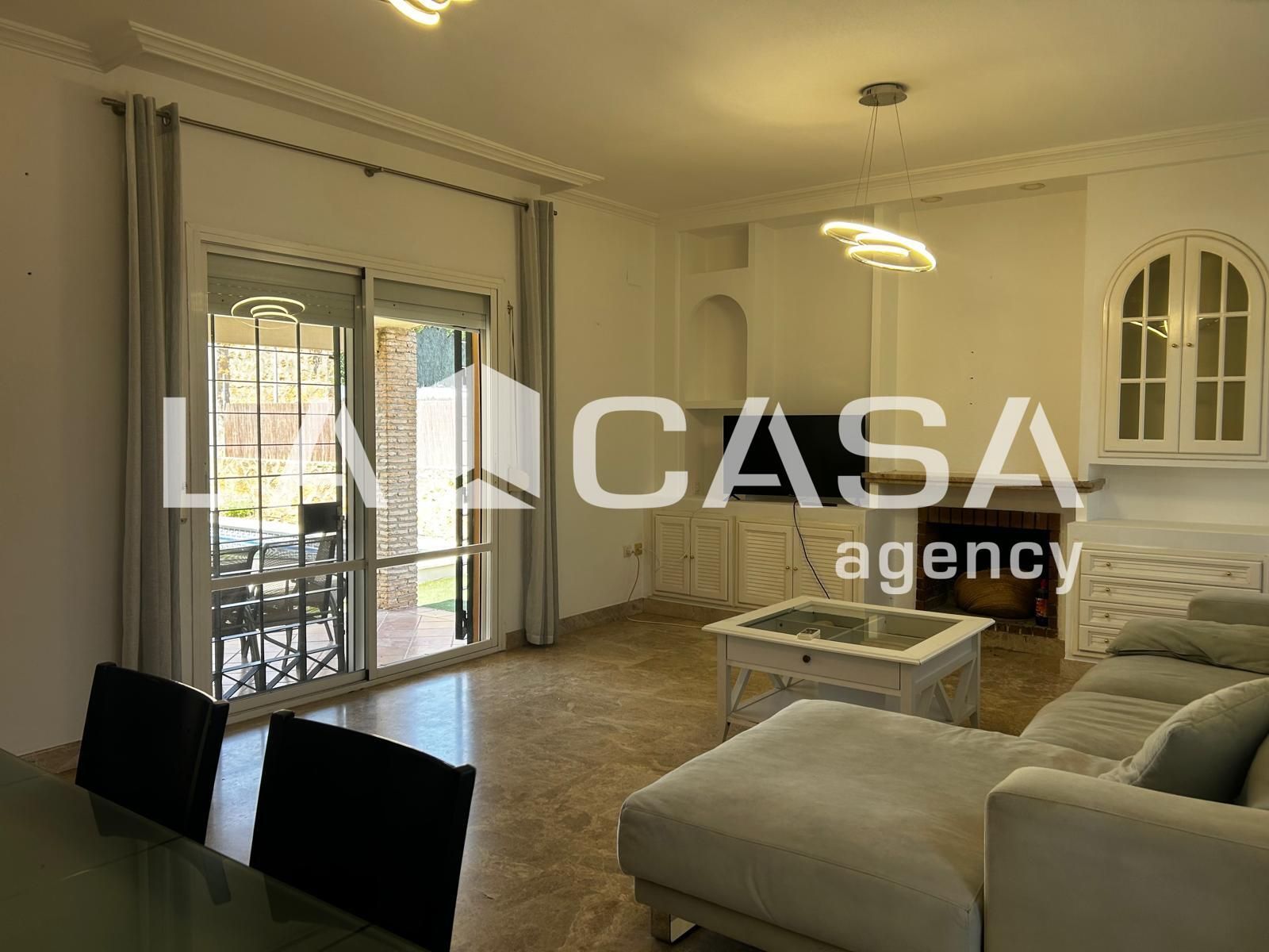 Casa o xalet en venda en Montequinto amb Piscina