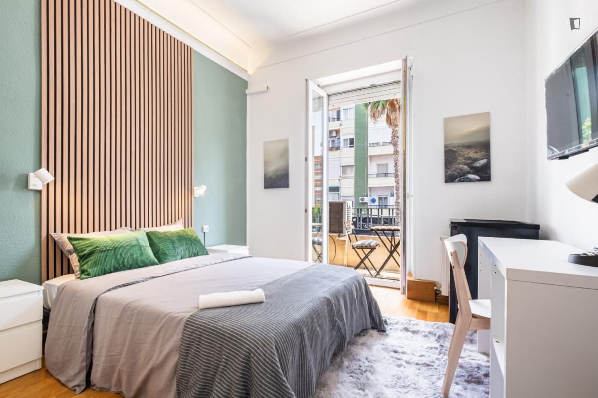 Dormitori de Apartament per a compartir en Alicante / Alacant amb Moblat, Forn i Rentadora