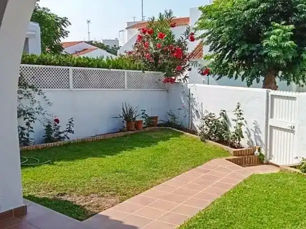 Jardín de Casa o chalet de alquiler en Almonte con Jardín privado, Trastero y Amueblado