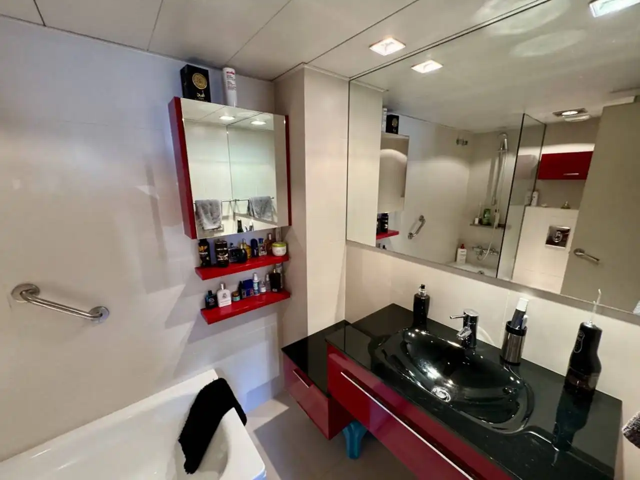 Bathroom of Houses for sale in Cerdanyola del Vallès  with Air Conditioner, Heating and Private garden