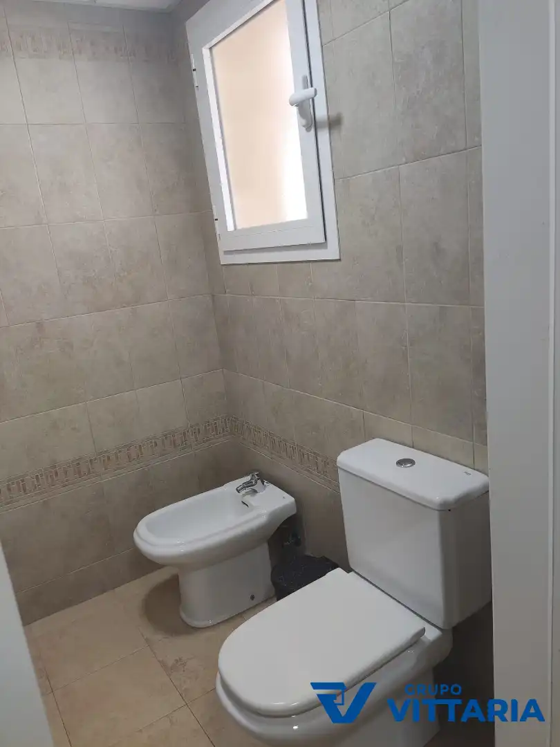 Baño de Piso en venta en Vícar con Aire acondicionado, Amueblado y Balcón