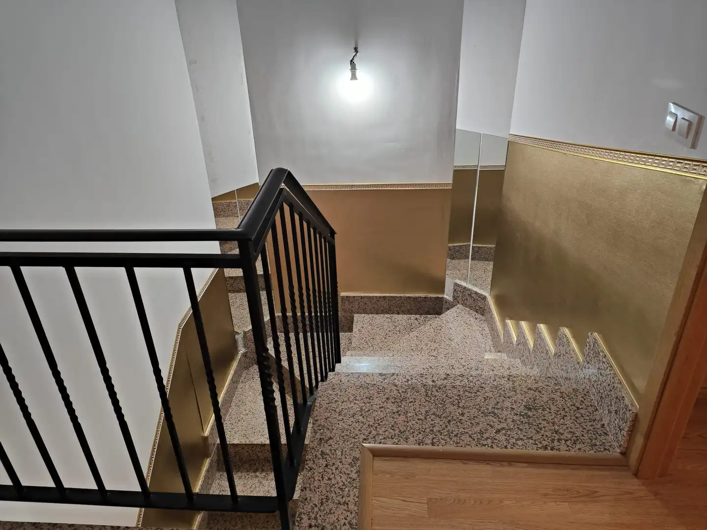 Casa adosada en venta en Cabezamesada con Calefacción, Parquet y Piscina