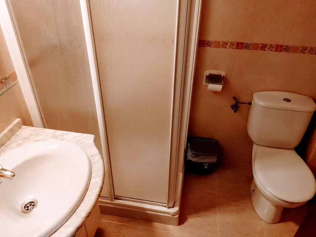 Baño de Piso de alquiler en Córdoba con Terraza y Amueblado