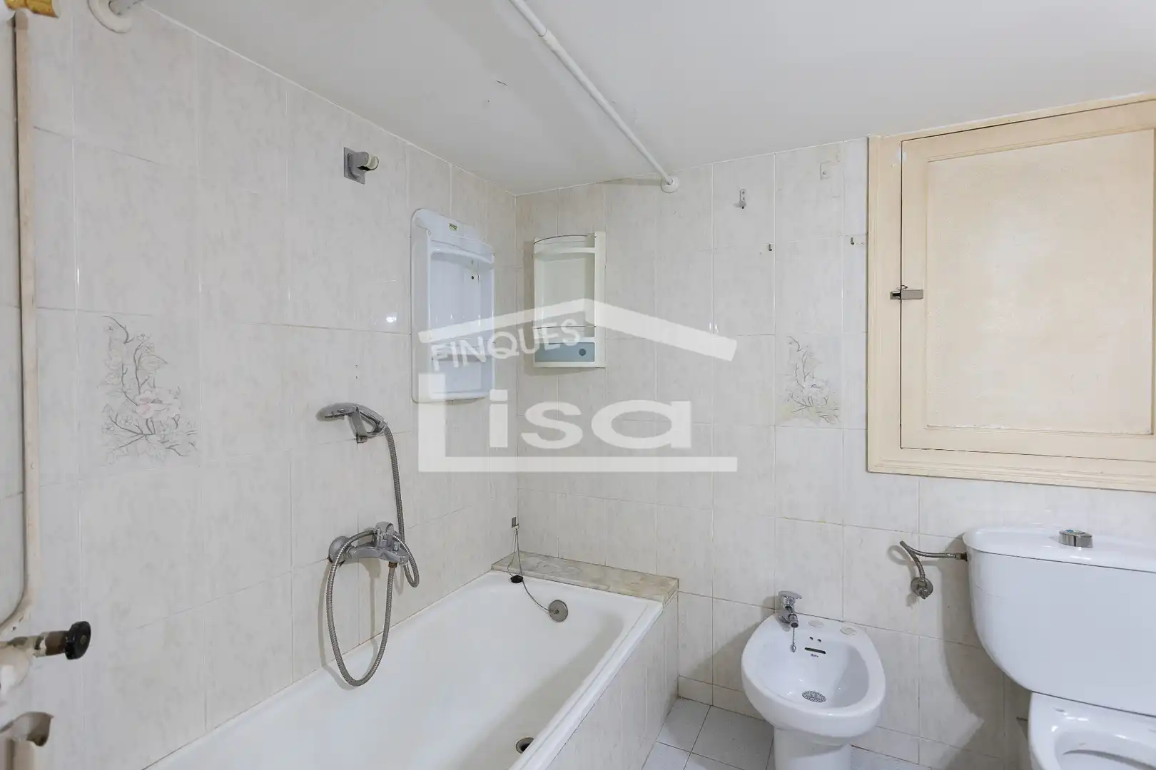 Baño de Piso en venta en Barcelona con Calefacción, Trastero y Balcón