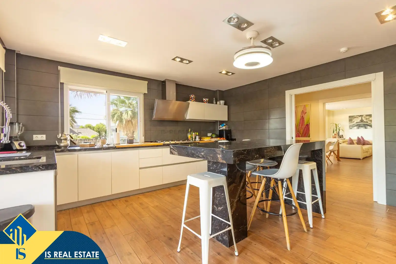 Cuina de Casa o xalet en venda en Alicante / Alacant amb Terrassa, Piscina i Moblat