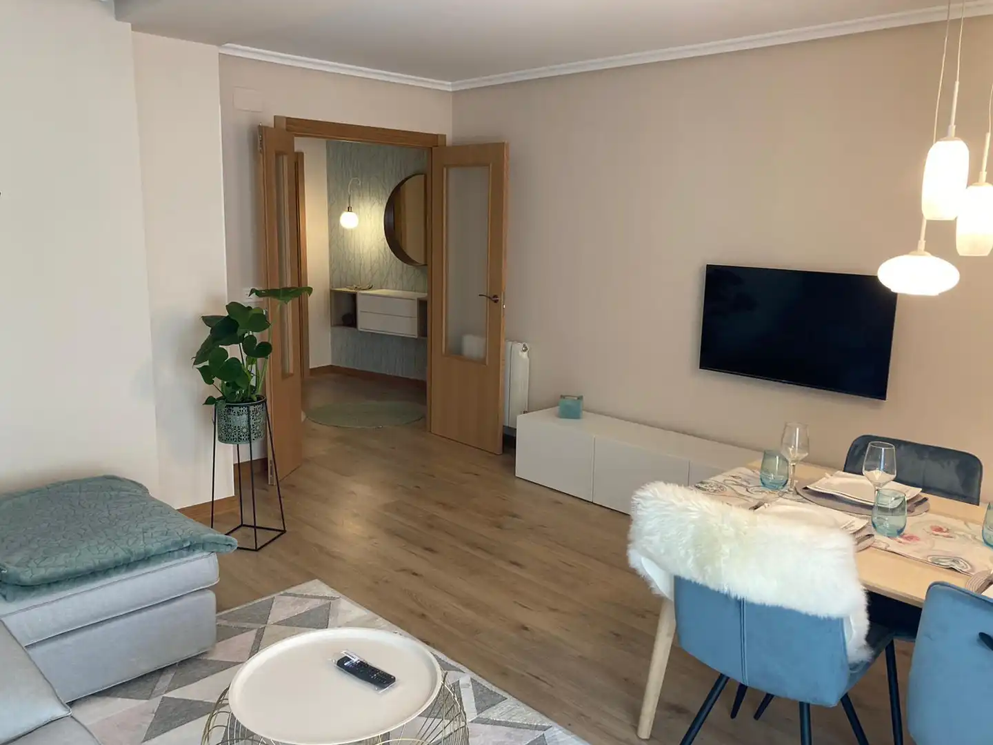 Wohnzimmer von Wohnungen zum Verkauf in Burgos mit Heizung, Abstellraum und Balkon