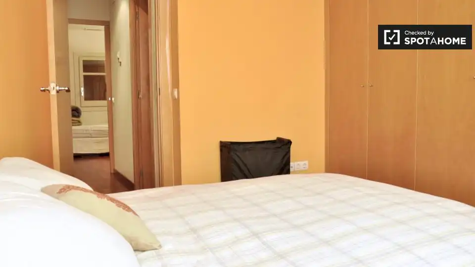 Habitació a Sant Pere, Sta. Caterina i la Ribera
