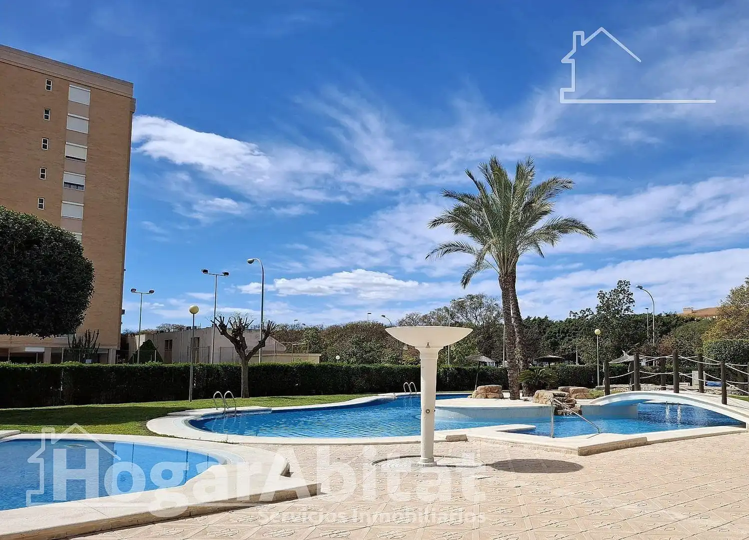 Vista exterior de Àtic en venda en Alicante / Alacant amb Calefacció, Jardí privat i Terrassa