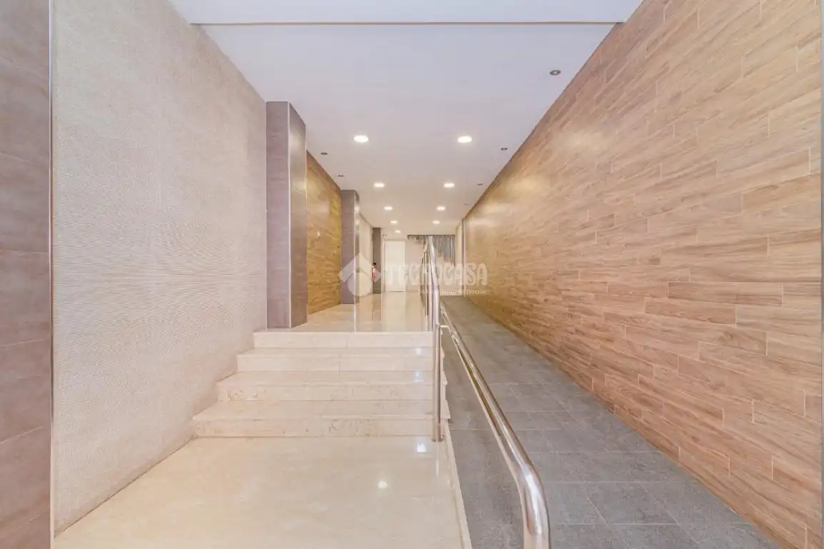 Piso en venta en Granada con Calefacción y Balcón