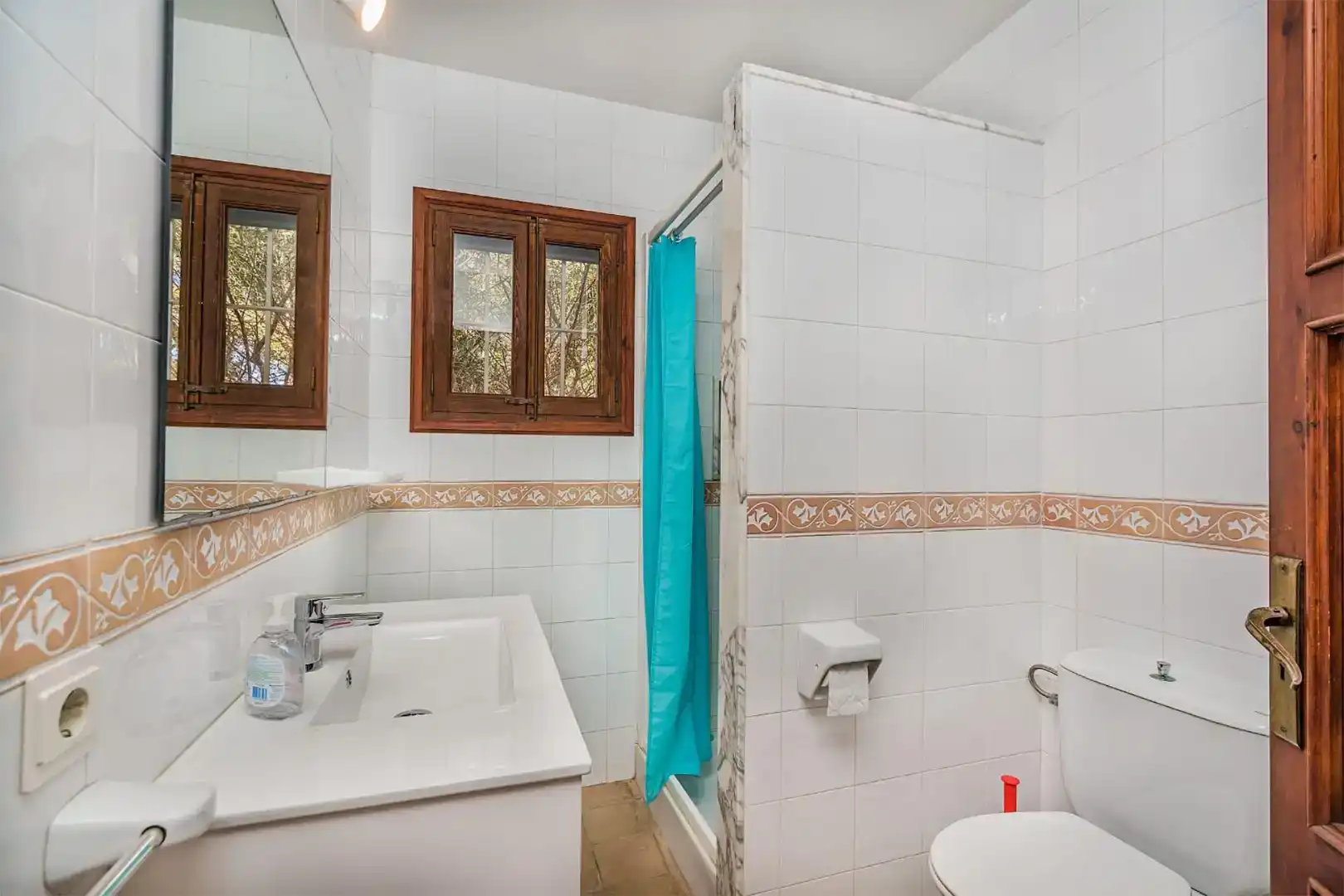 Bany de Casa o xalet de lloguer en Pollença amb Aire condicionat, Jardí privat i Piscina