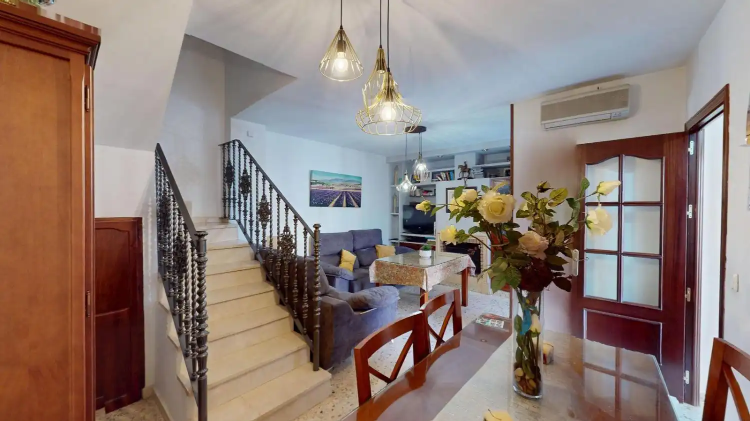 Living room of Houses for sale in Alcalá de Guadaira  with Air Conditioner and Balcony