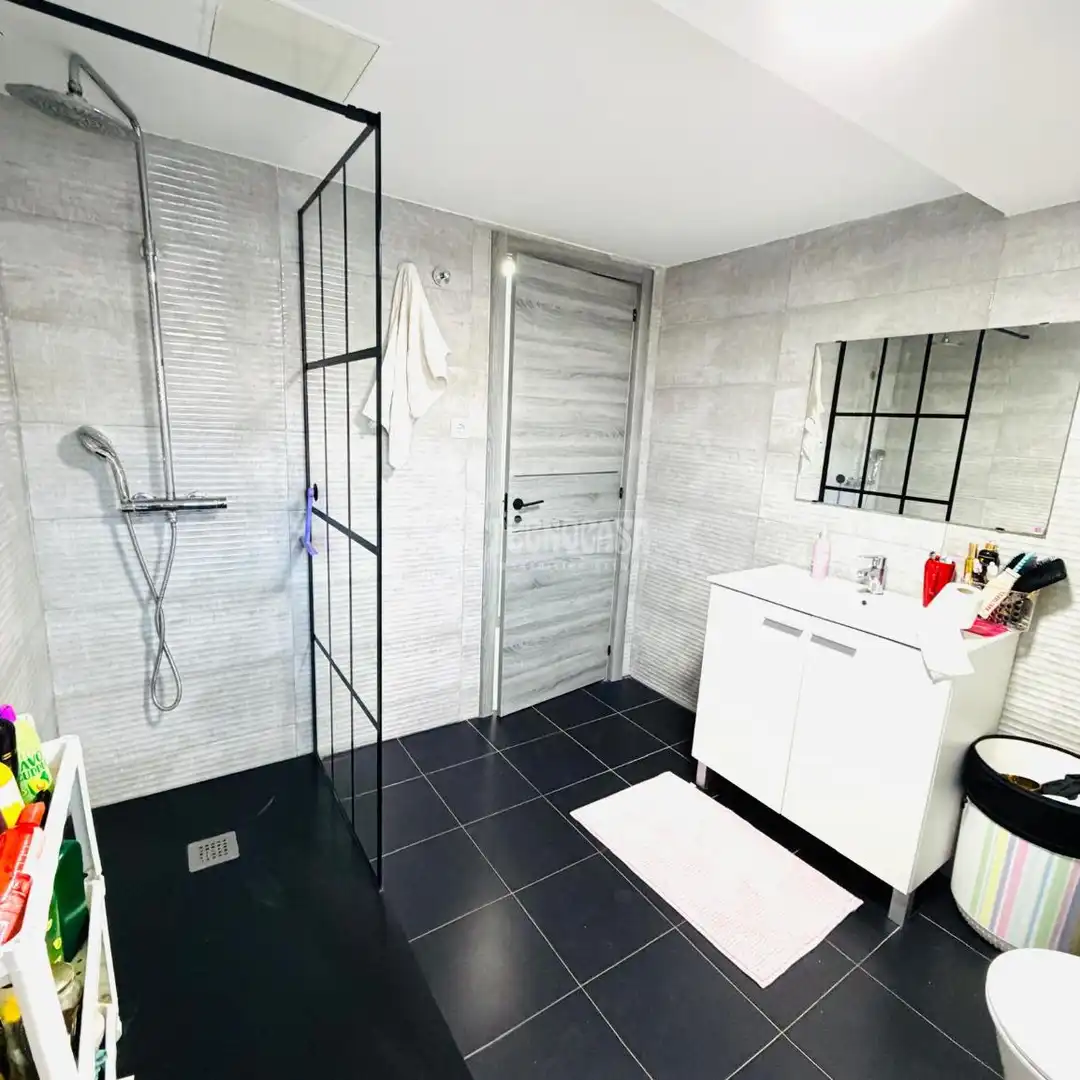 Baño de Casa o chalet en venta en Colmenar de Oreja con Aire acondicionado, Calefacción y Jardín privado