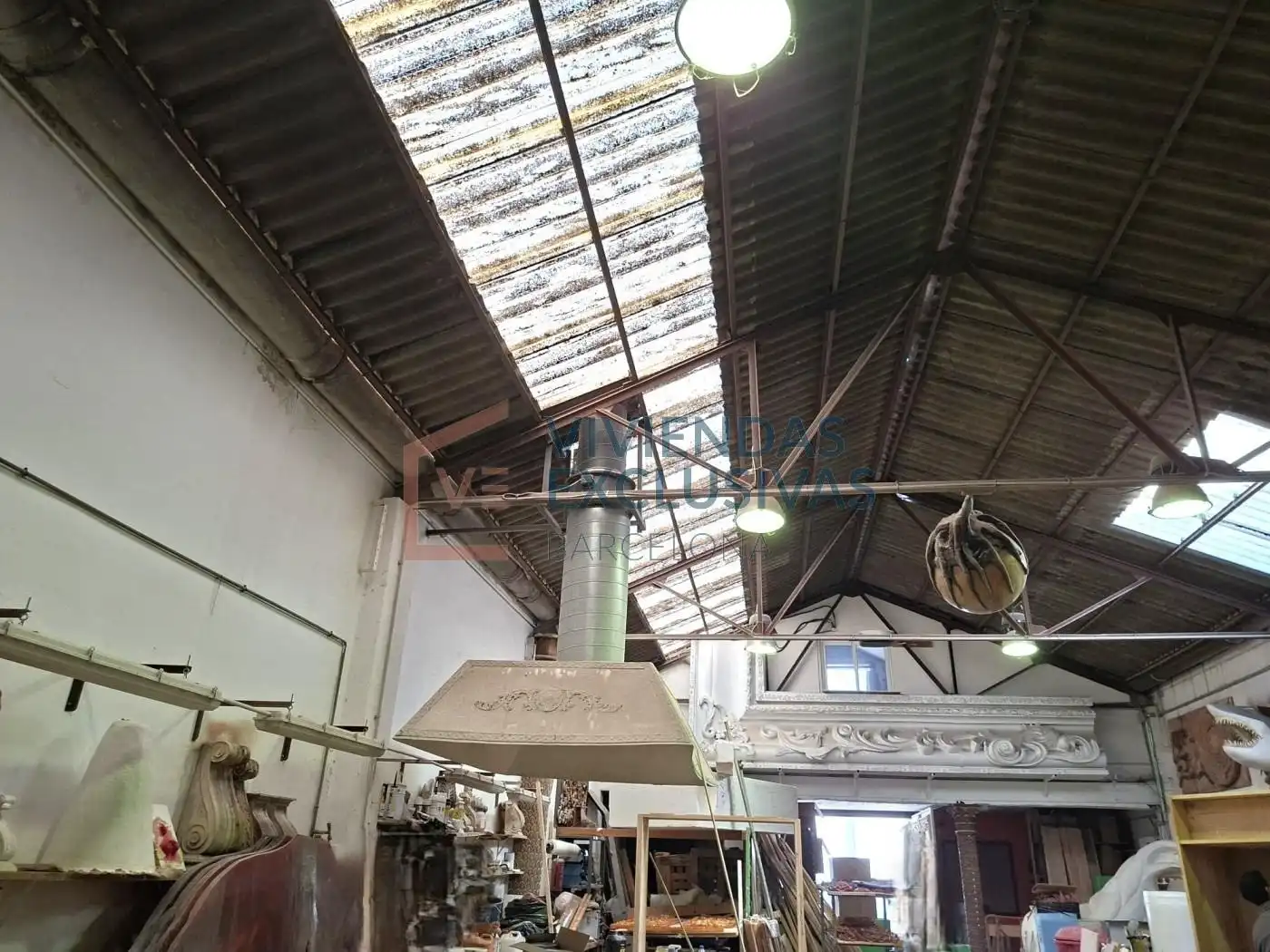 Nau industrial en venda en Badalona