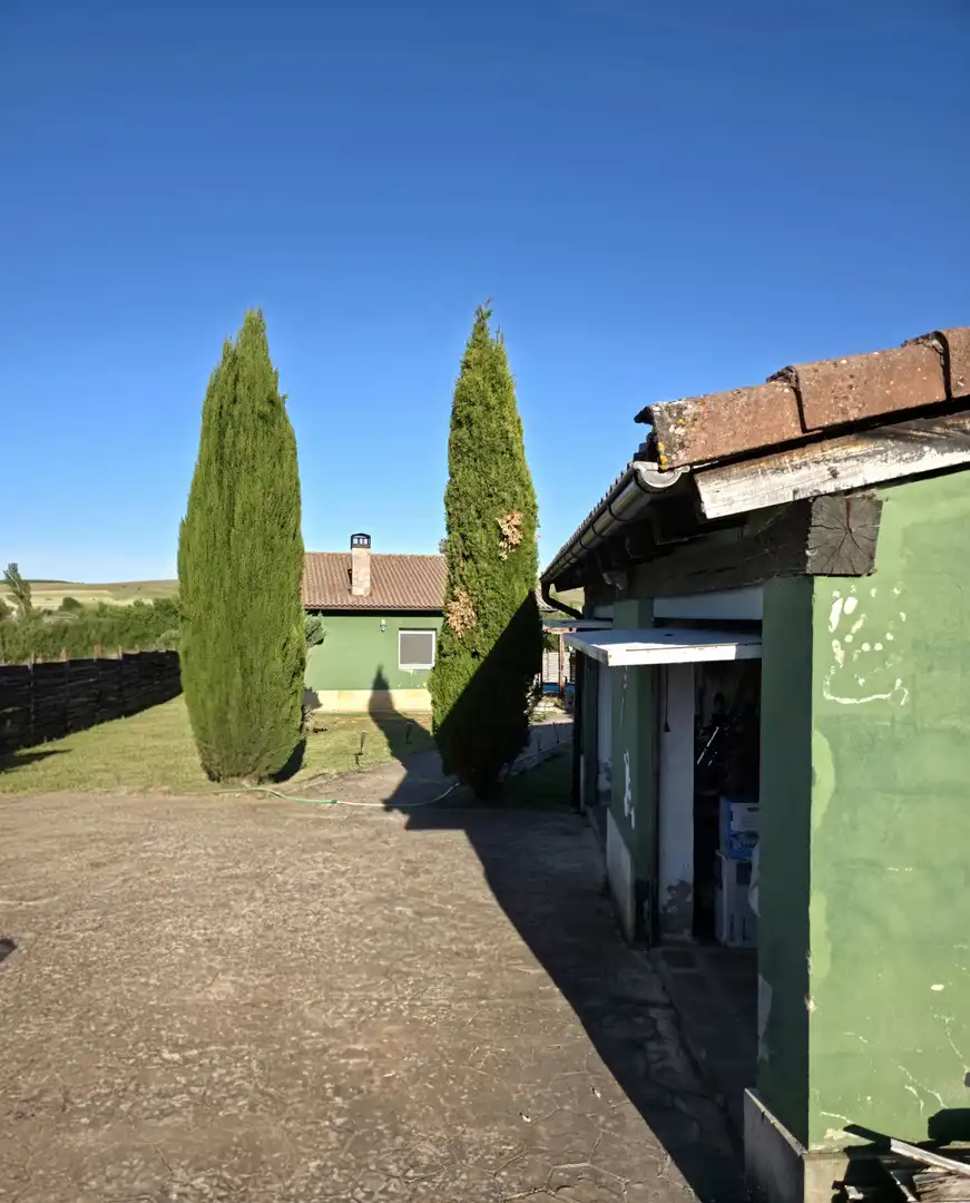 Exterior view of Houses for sale in Salinas de Pisuerga  with Private garden, Storage room and Swimming Pool