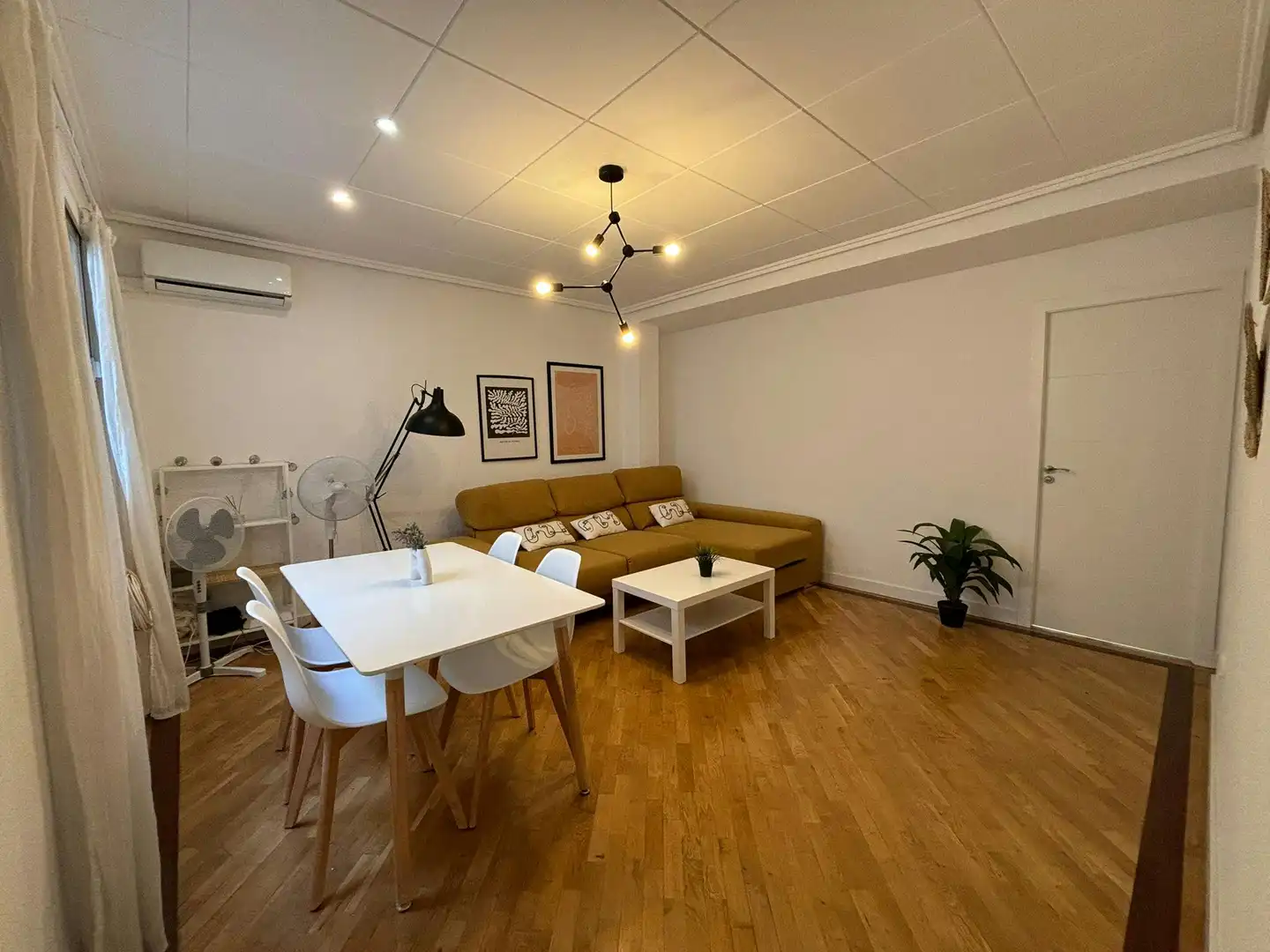 Living room of Flat for share in Valencia  with Furnished and Washing machine