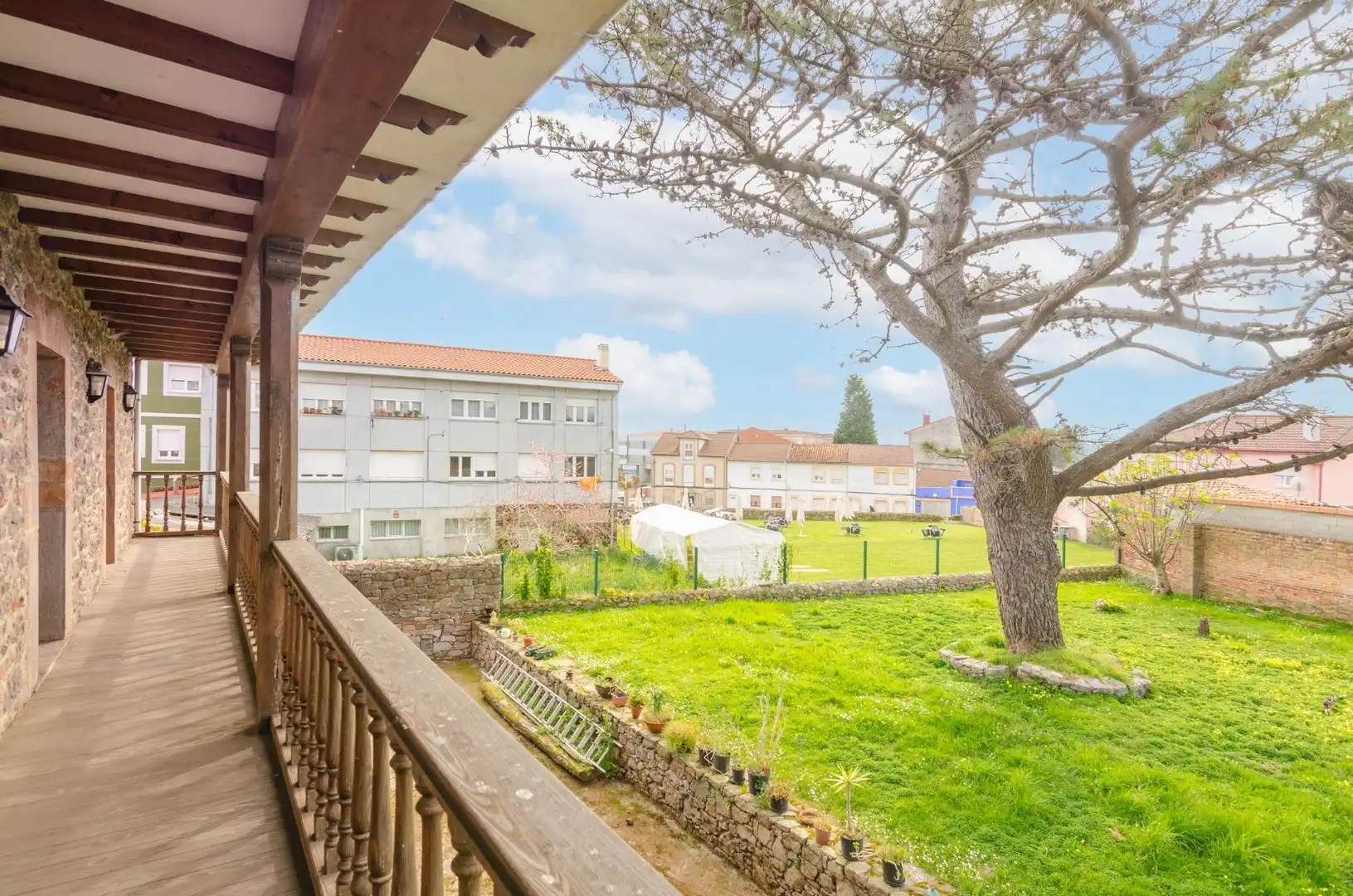 Vista exterior de Casa o chalet en venta en Avilés con Calefacción, Jardín privado y Terraza