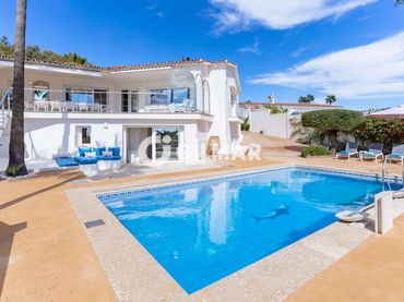 Villa con piscina in vendita a Torreguadiaro - San Diego