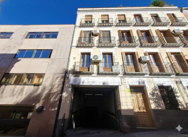Garaje en Venta en Calle de San Vicente Ferrer en Universidad - Malasaña