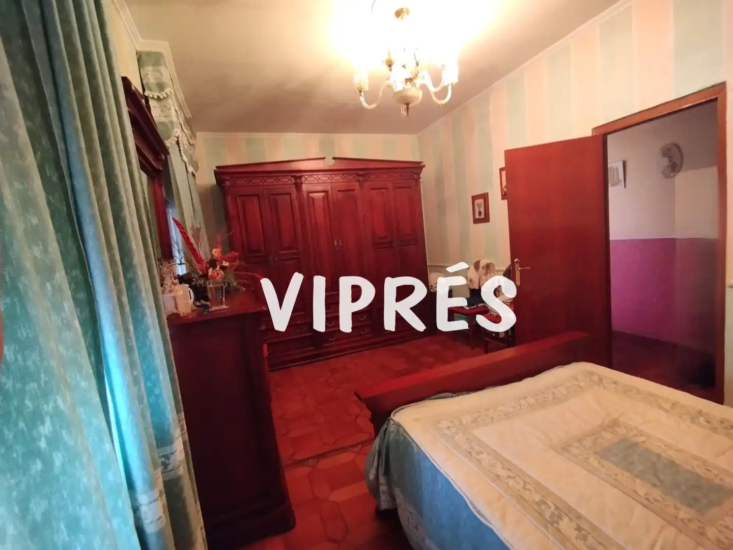 Houses for sale in Este